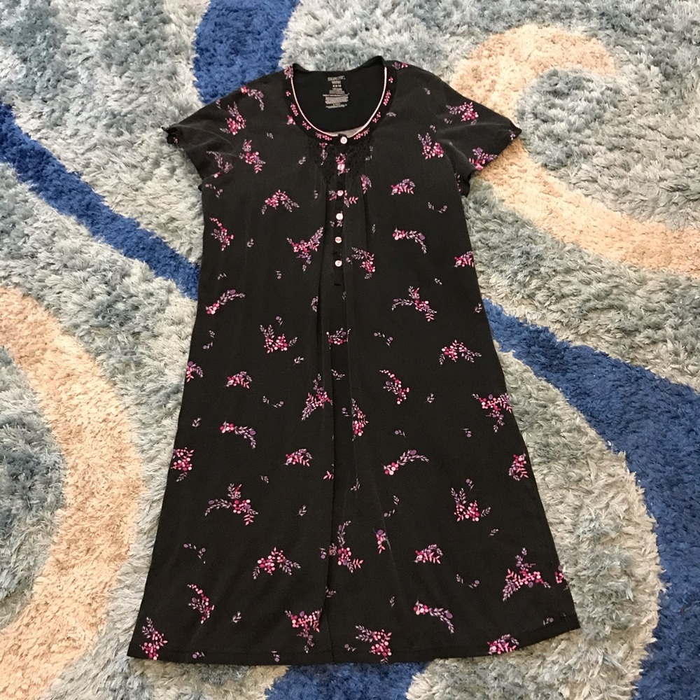 Simply Basic floral patterned night gown